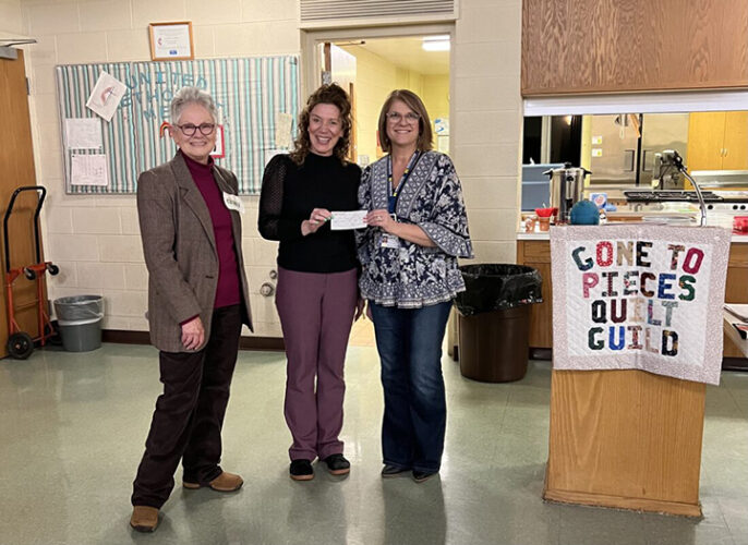 Gone to Pieces Quilt Guild gives to Hope Shores Alliance | News, Sports, Jobs - Vimarsana News